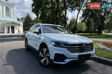 Внедорожник / Кроссовер Volkswagen Touareg 2019 в Киеве
