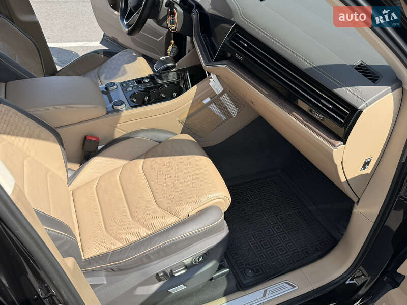 Позашляховик / Кросовер Volkswagen Touareg 2021 в Львові фото 36 Позашляховик / Кросовер Volkswagen Touareg 2021 в Львові