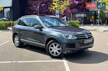 Внедорожник / Кроссовер Volkswagen Touareg 2011 в Киеве