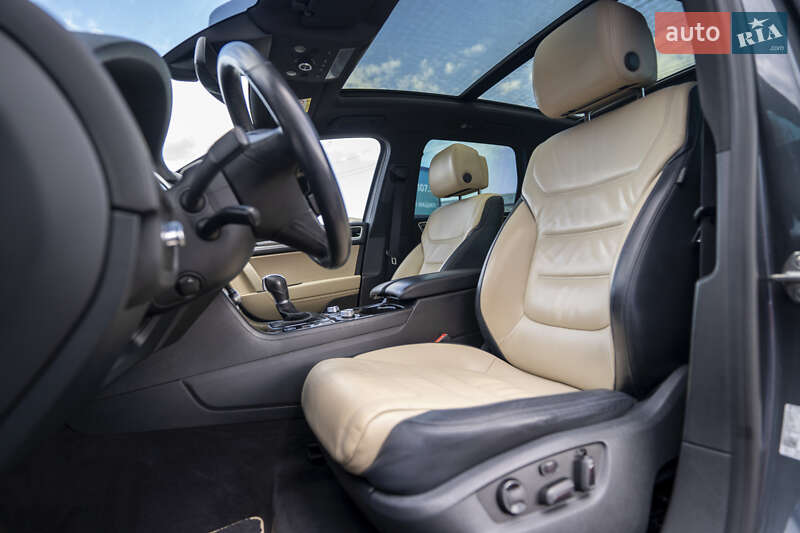 Внедорожник / Кроссовер Volkswagen Touareg 2015 в Киеве фото 18 Внедорожник / Кроссовер Volkswagen Touareg 2015 в Киеве