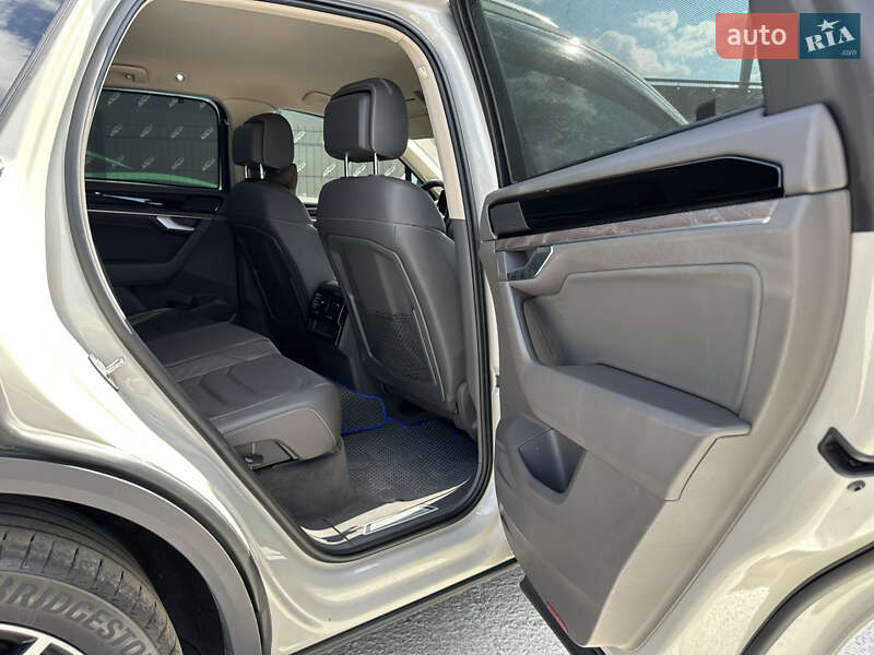 Позашляховик / Кросовер Volkswagen Touareg 2020 в Києві фото 10 Позашляховик / Кросовер Volkswagen Touareg 2020 в Києві