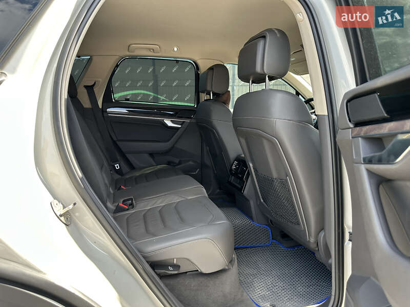 Позашляховик / Кросовер Volkswagen Touareg 2020 в Києві фото 11 Позашляховик / Кросовер Volkswagen Touareg 2020 в Києві