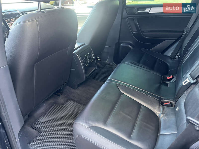 Внедорожник / Кроссовер Volkswagen Touareg 2013 в Николаеве фото 12 Внедорожник / Кроссовер Volkswagen Touareg 2013 в Николаеве