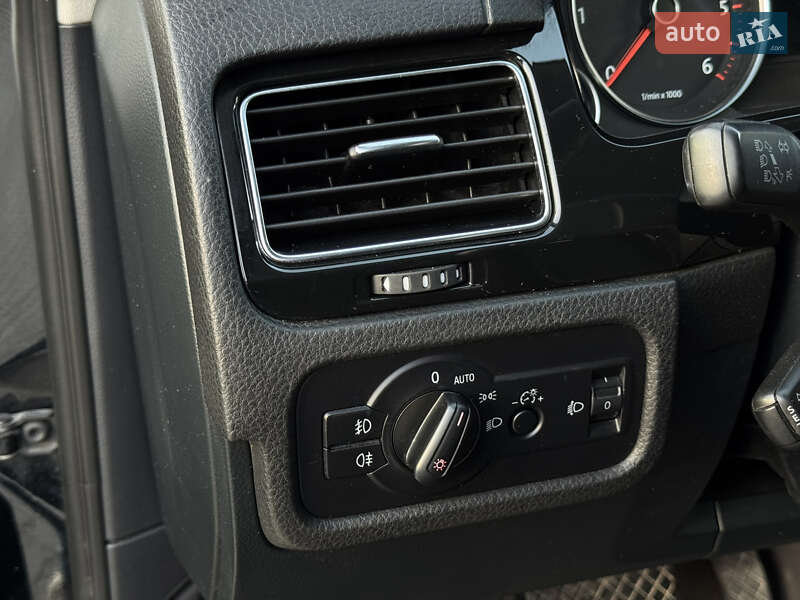 Позашляховик / Кросовер Volkswagen Touareg 2012 в Тернополі