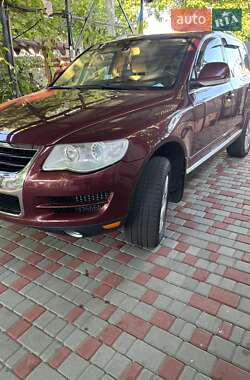 Позашляховик / Кросовер Volkswagen Touareg 2010 в Семенівці
