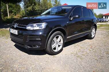Позашляховик / Кросовер Volkswagen Touareg 2014 в Хусті