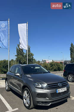 Внедорожник / Кроссовер Volkswagen Touareg 2013 в 