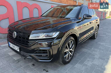 Позашляховик / Кросовер Volkswagen Touareg 2018 в Хусті
