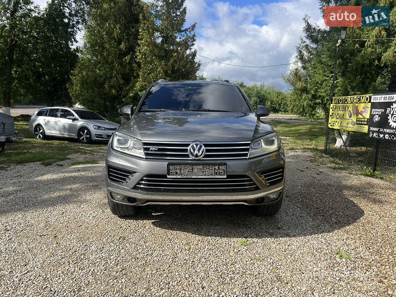Внедорожник / Кроссовер Volkswagen Touareg 2016 в Залещиках
