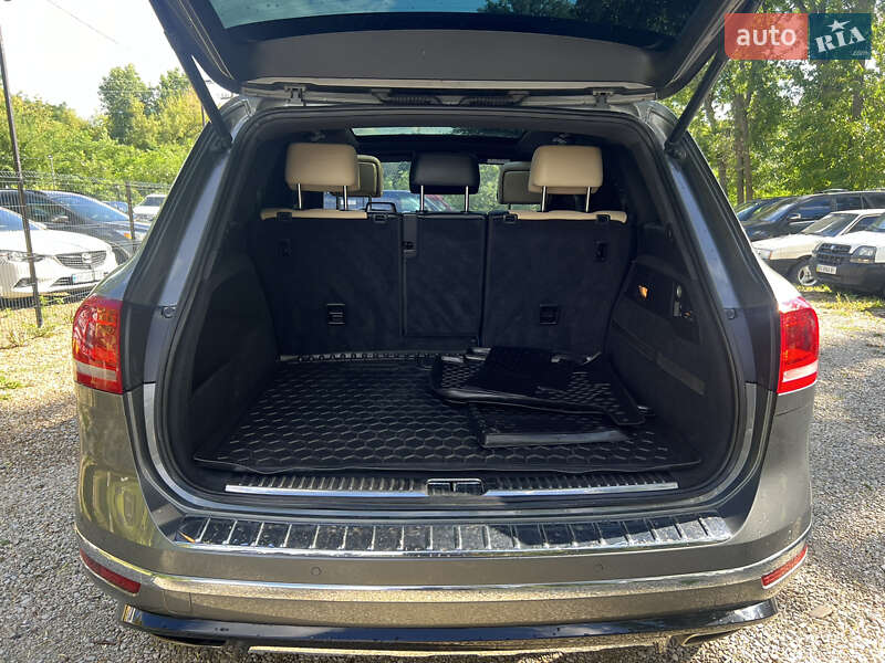 Внедорожник / Кроссовер Volkswagen Touareg 2016 в Залещиках