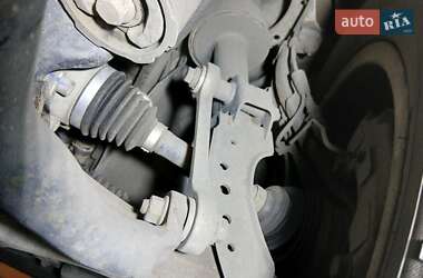 Внедорожник / Кроссовер Volkswagen Touareg 2012 в 