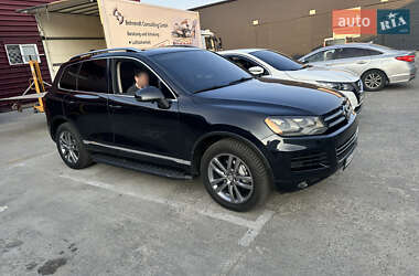 Позашляховик / Кросовер Volkswagen Touareg 2012 в Києві