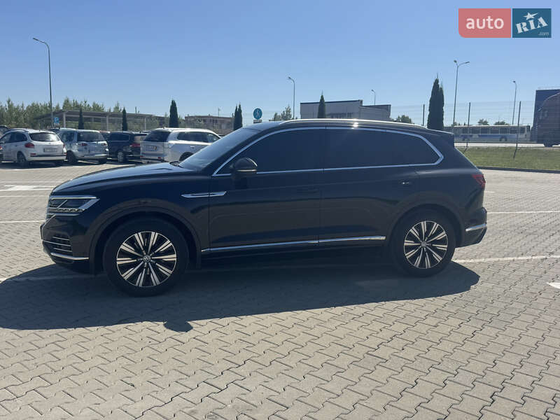 Внедорожник / Кроссовер Volkswagen Touareg 2018 в Коломые