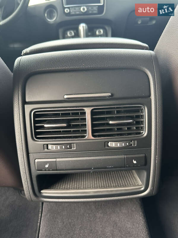 Позашляховик / Кросовер Volkswagen Touareg 2017 в Києві фото 11 Позашляховик / Кросовер Volkswagen Touareg 2017 в Києві