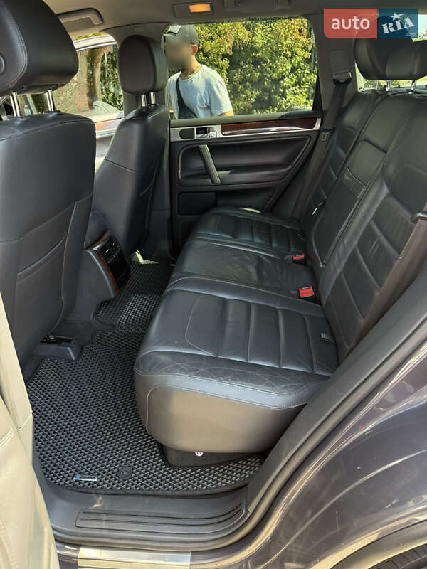 Позашляховик / Кросовер Volkswagen Touareg 2008 в Одесі