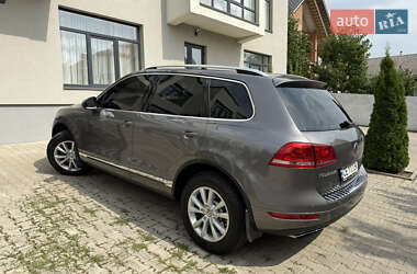 Позашляховик / Кросовер Volkswagen Touareg 2013 в Чернівцях