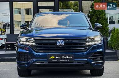 Позашляховик / Кросовер Volkswagen Touareg 2019 в Києві