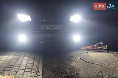 Внедорожник / Кроссовер Volkswagen Touareg 2012 в Днепре