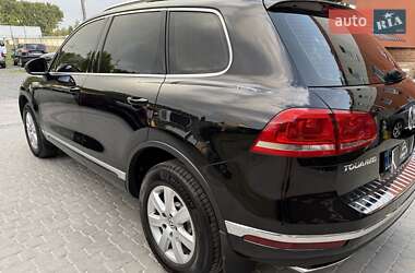 Внедорожник / Кроссовер Volkswagen Touareg 2017 в 