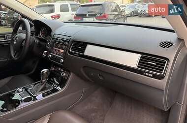 Внедорожник / Кроссовер Volkswagen Touareg 2017 в 