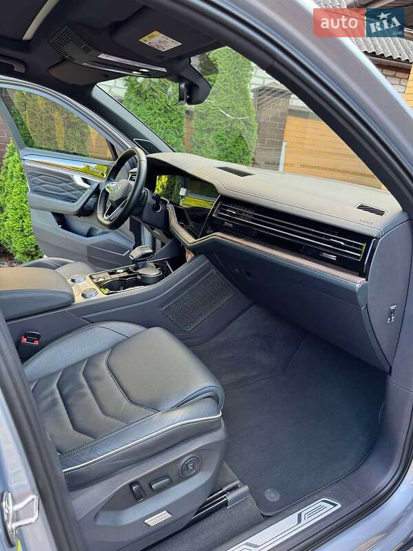 Позашляховик / Кросовер Volkswagen Touareg 2021 в Умані фото 24 Позашляховик / Кросовер Volkswagen Touareg 2021 в Умані