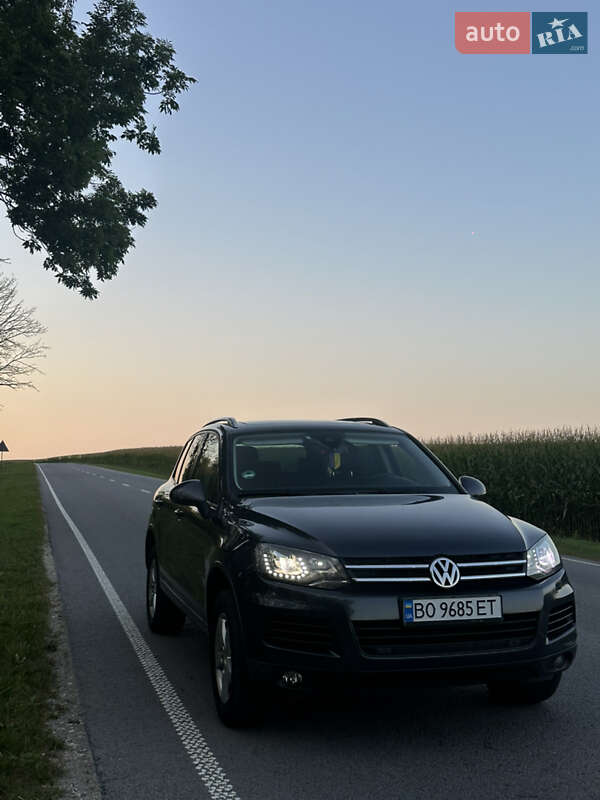 Внедорожник / Кроссовер Volkswagen Touareg 2012 в Подволочиске