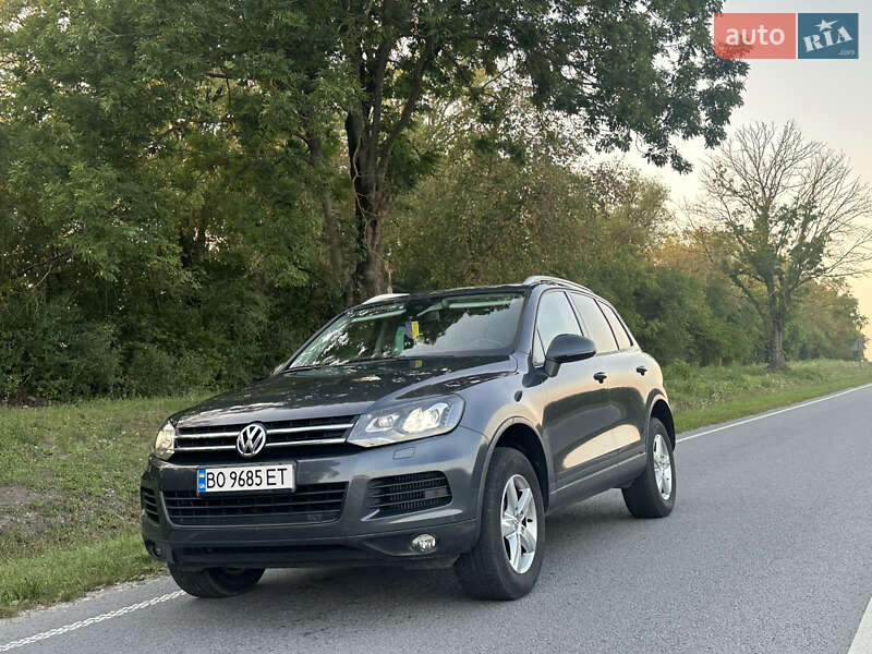 Внедорожник / Кроссовер Volkswagen Touareg 2012 в Подволочиске