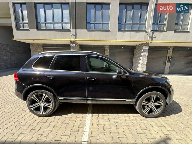 Позашляховик / Кросовер Volkswagen Touareg 2010 в Хмельницькому