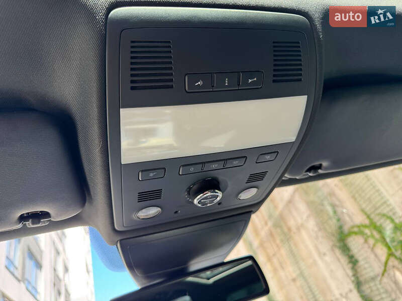 Позашляховик / Кросовер Volkswagen Touareg 2010 в Хмельницькому