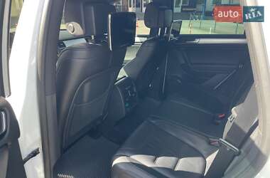 Внедорожник / Кроссовер Volkswagen Touareg 2014 в 