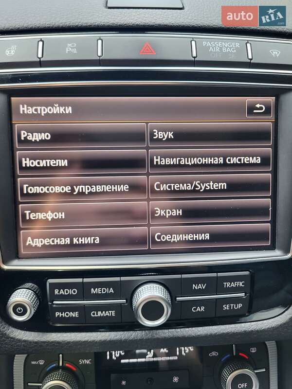 Внедорожник / Кроссовер Volkswagen Touareg 2015 в Херсоне