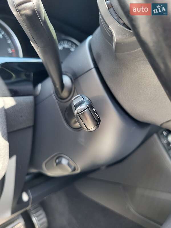 Внедорожник / Кроссовер Volkswagen Touareg 2015 в Херсоне