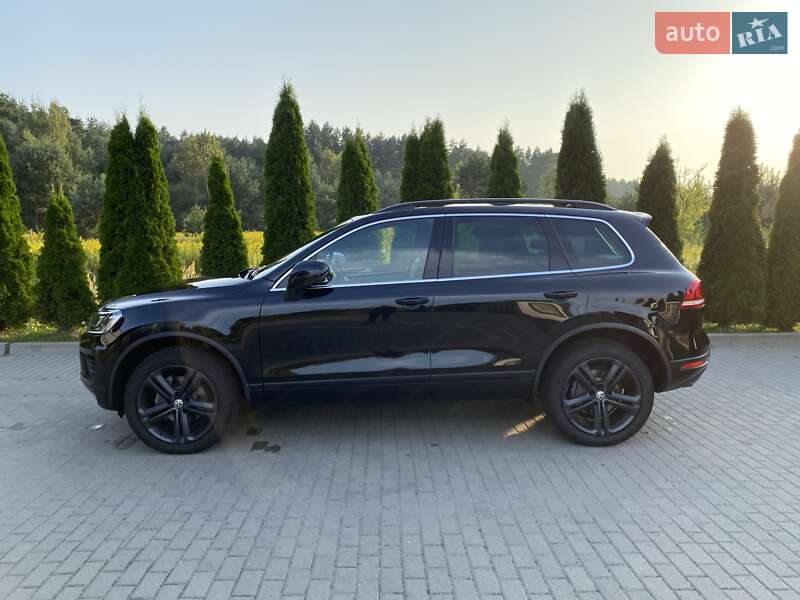 Позашляховик / Кросовер Volkswagen Touareg 2015 в Яворові