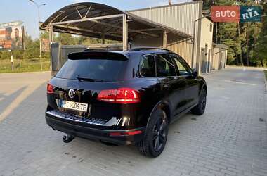 Внедорожник / Кроссовер Volkswagen Touareg 2015 в 