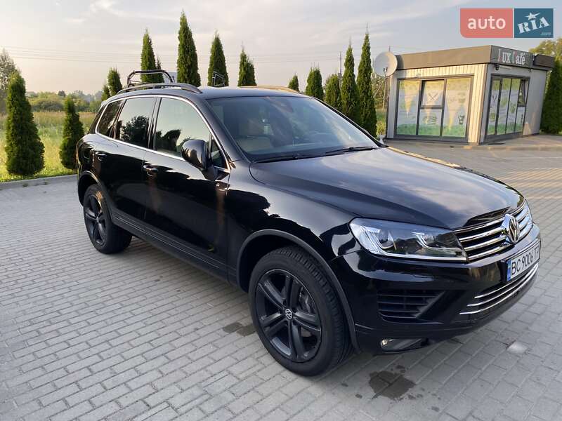 Позашляховик / Кросовер Volkswagen Touareg 2015 в Яворові
