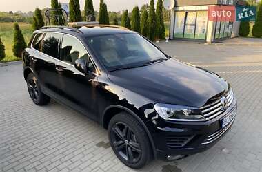 Внедорожник / Кроссовер Volkswagen Touareg 2015 в 