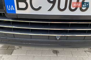 Внедорожник / Кроссовер Volkswagen Touareg 2015 в 