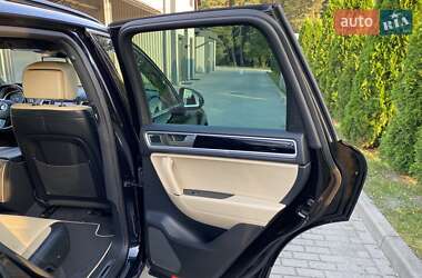 Внедорожник / Кроссовер Volkswagen Touareg 2015 в 