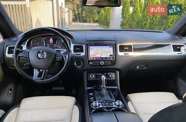 Внедорожник / Кроссовер Volkswagen Touareg 2015 в 