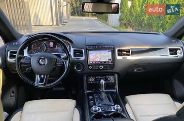 Внедорожник / Кроссовер Volkswagen Touareg 2015 в 