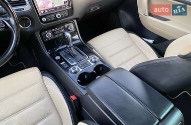 Внедорожник / Кроссовер Volkswagen Touareg 2015 в 