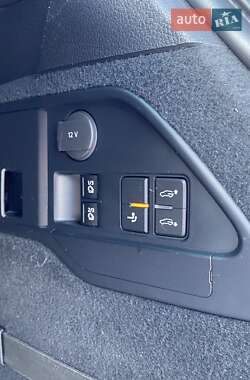 Внедорожник / Кроссовер Volkswagen Touareg 2015 в 
