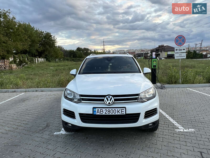 Внедорожник / Кроссовер Volkswagen Touareg 2013 в Виннице