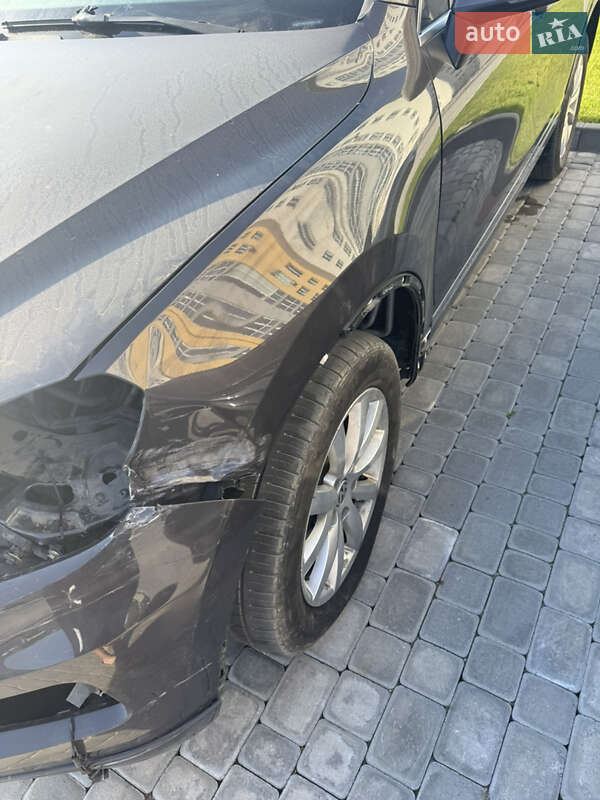 Внедорожник / Кроссовер Volkswagen Touareg 2012 в Тернополе