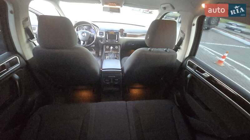 Позашляховик / Кросовер Volkswagen Touareg 2013 в Рівному