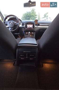 Внедорожник / Кроссовер Volkswagen Touareg 2013 в 