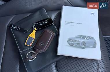 Внедорожник / Кроссовер Volkswagen Touareg 2021 в 