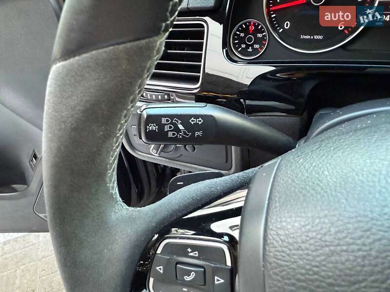 Внедорожник / Кроссовер Volkswagen Touareg 2015 в Киеве фото 22 Внедорожник / Кроссовер Volkswagen Touareg 2015 в Киеве