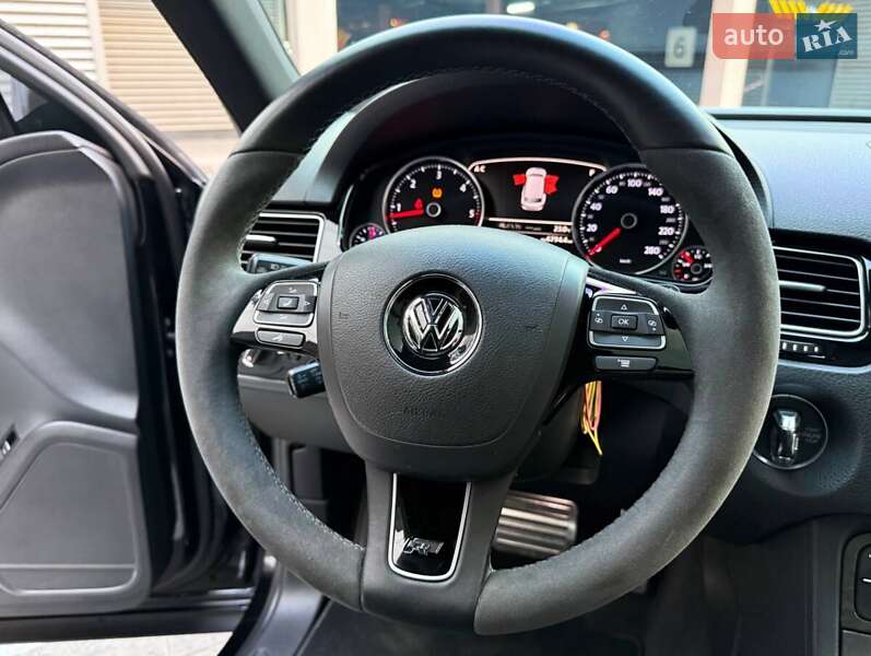 Внедорожник / Кроссовер Volkswagen Touareg 2015 в Киеве фото 25 Внедорожник / Кроссовер Volkswagen Touareg 2015 в Киеве