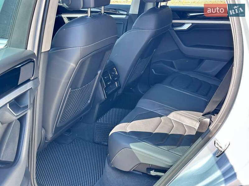 Позашляховик / Кросовер Volkswagen Touareg 2018 в Кропивницькому